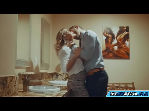 ❤️ Kiam belplena blondulo delogas vin en publika necesejo ❤❌ Bonega porno ĉe eo.hentaiteca.ru ❌❤